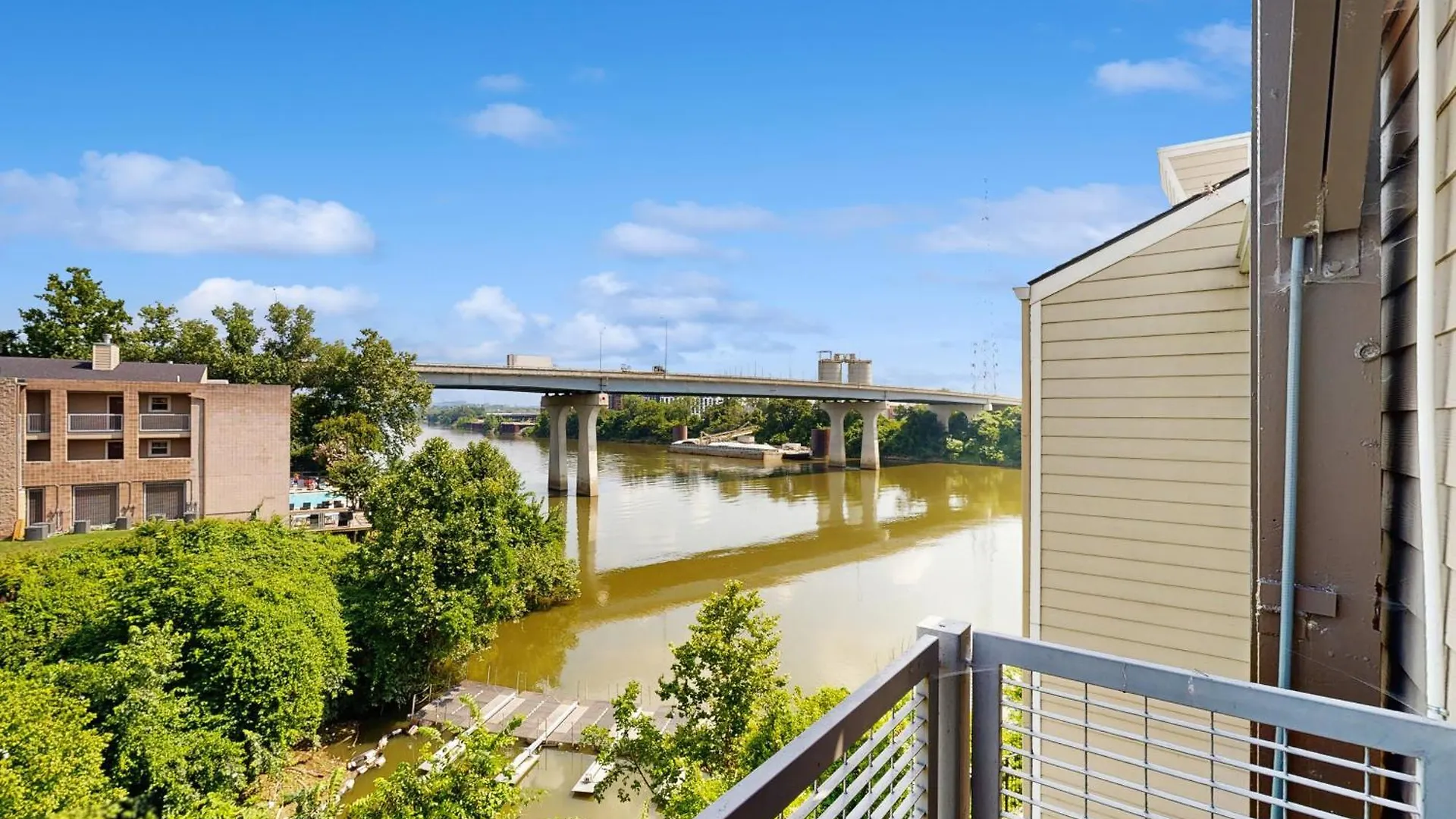Rollin' On The River Nashville United States